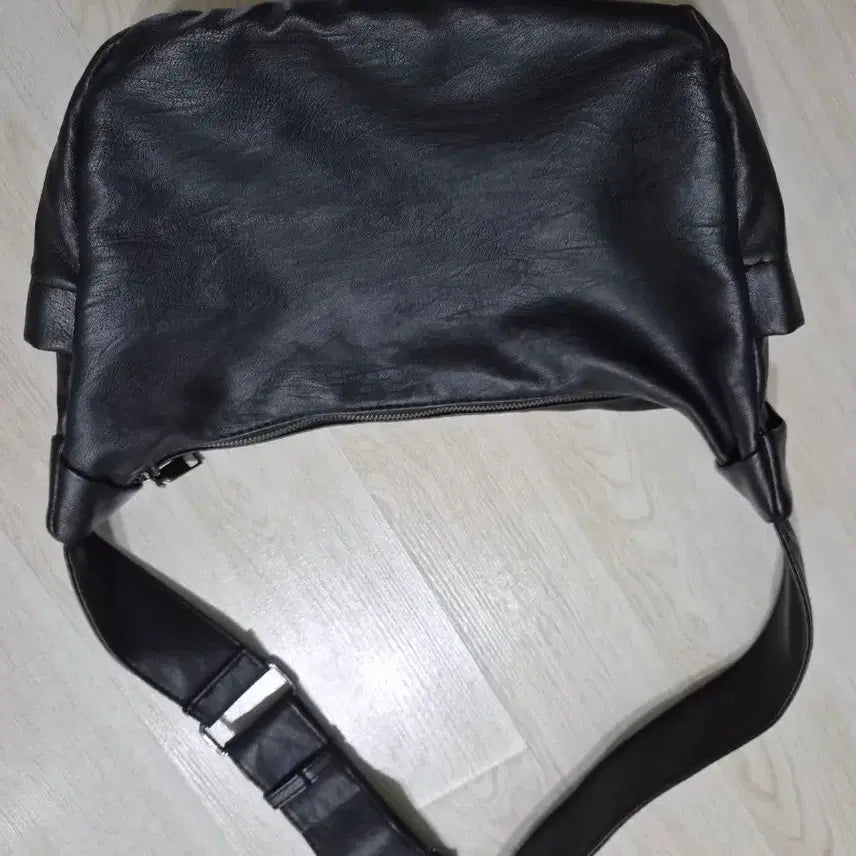 [BUNJANG] Black Leather Shoulder Bag / 검정색  숄더백