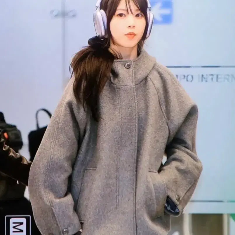 [BUNJANG] ILLIT Moka Type Service Hooded Half Coat / [아일릿 모카 착용/새제품] 타입서비스 Hooded Half Coat [