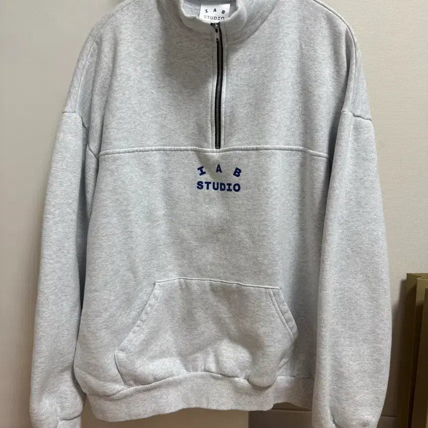 [BUNJANG] IAB STUDIO Half-Zip Sweatshirt L (Original First Edition) / 아이앱 스튜디오 하프집업 맨투맨 L 정품 초판