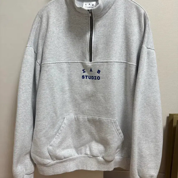 [BUNJANG] IAB STUDIO Half-Zip Sweatshirt L (Original First Edition) / 아이앱 스튜디오 하프집업 맨투맨 L 정품 초판