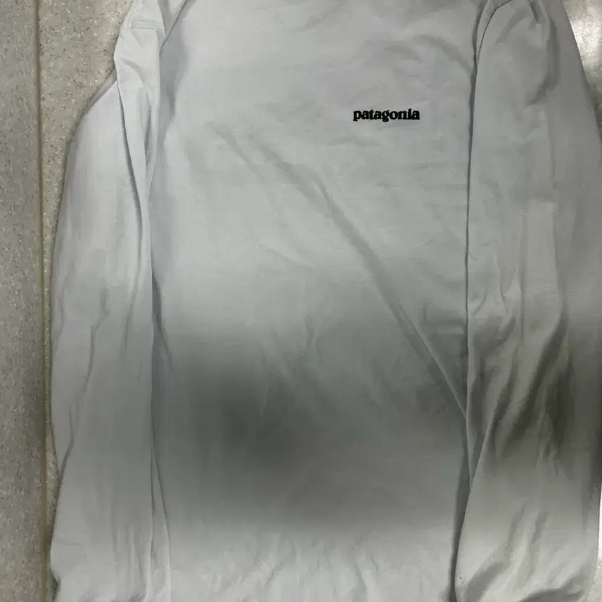[BUNJANG] Patagonia Long Sleeve T-Shirt White (S) / 파타고니아 긴팔 티셔츠 화이트 (S)