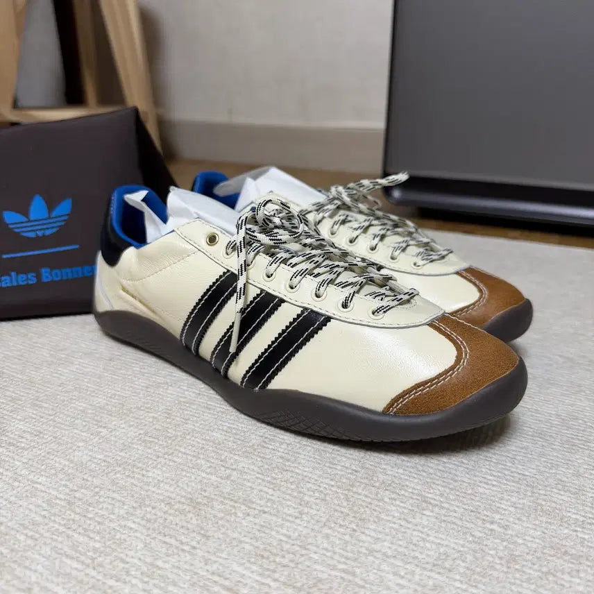 [BUNJANG] Adidas Wales Bonner Carinata OG Wonder White Core Black / 아디다스 x 웨일스 보너 카린타 OG 원더 화이트 코어 블랙 / 270