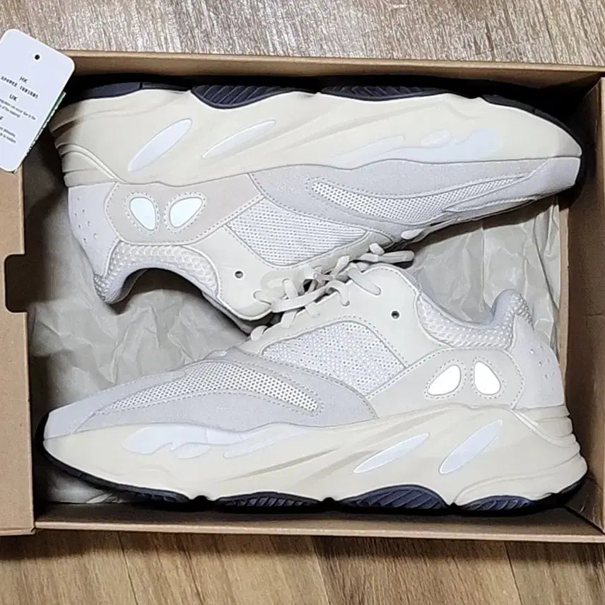 [BUNJANG] Adidas Yeezy Boost Analog 700 (285) / 아디다스 285 이지부스트 아날로그 700