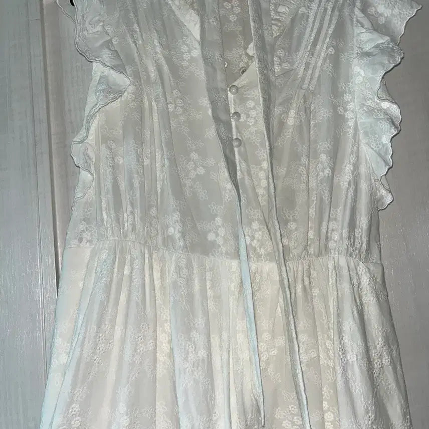 [BUNJANG] Lenina White Lace Sleeveless Long Dress / Lenina 르니나 슬리브리스 화이트 레이스 롱원피스