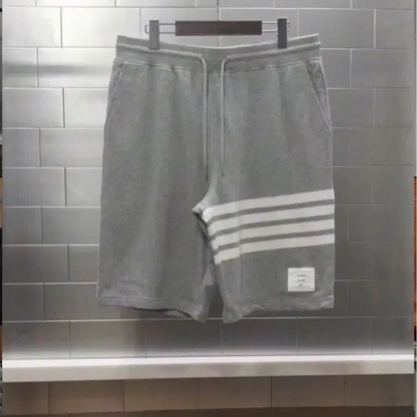 [BUNJANG] Thom Browne Tricolor Stripe Sweatshorts Grey / 톰브라운 삼선 반바지 그레이