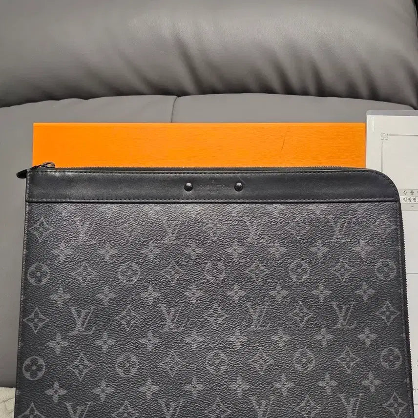[BUNJANG] Louis Vuitton Pouch Jour Clutch Bag / 중고명품 루이비통 포쉐트 주르 클러치가방 판매합니다 오늘만 이가격