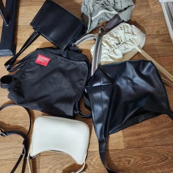 [BUNJANG] Assorted Shoulder Bags and Tote Bags / 가방 여러개(각 7000원)