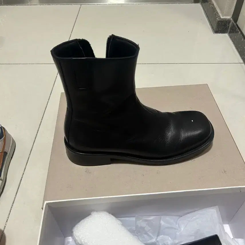 [BUNJANG] Kinch 233 Black Leather Boots / 킨치 233 블랙 레더 부츠 255