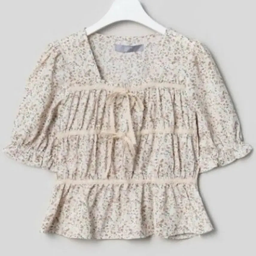 [BUNJANG] 8seconds Floral Print Lace Blouse / 에잇세컨즈 잔꽃 프린트 레이스 블라우스