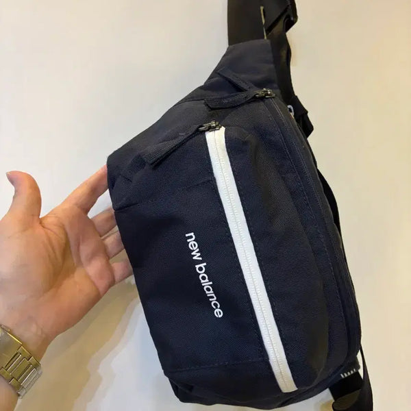 [BUNJANG] New Balance Black Crossbody Bag / 뉴발란스 검정색 크로스백    가로22 세로15cm