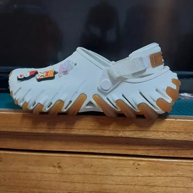 [BUNJANG] Crocs Authentic Women's Echo Clog Chalk W6 (230mm) / 크록스 정품 여성 에코 클로그 초크.W6. 230