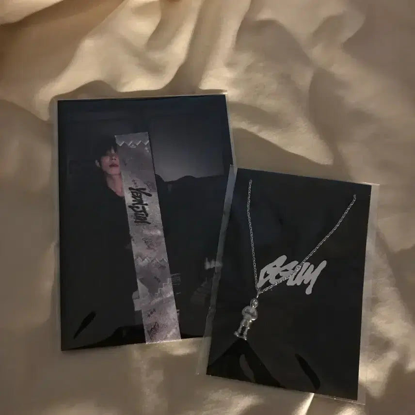 [BUNJANG] TXT Yeonjun Chewing Gum Event Lyric Card Necklace / 네고가능) 투모로우바이투게더 연준 껌 특전 공방 가사지 목걸이 양도 판매