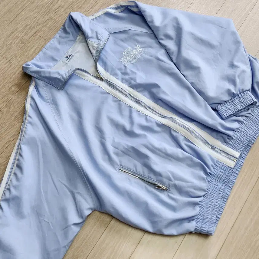[BUNJANG] Vulcan & Aphrodite Mizuiro Embroidered High-neck Blouson / 일본브랜드 일브 서브컬쳐 섭컬 볼칸앤아프로디테 미즈이로 하이넥 자수블루종