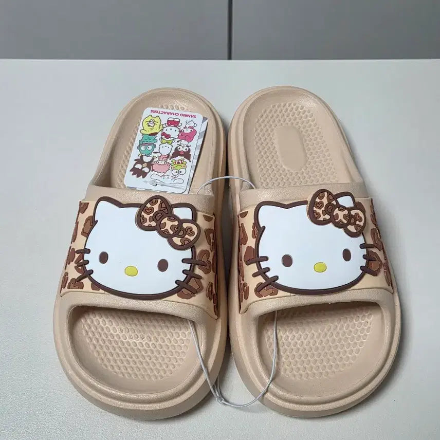 [BUNJANG] Sanrio Hello Kitty Leopard Print Gya-ru Slippers (225mm) / 산리오 키티 호피 갸루 슬리퍼 225