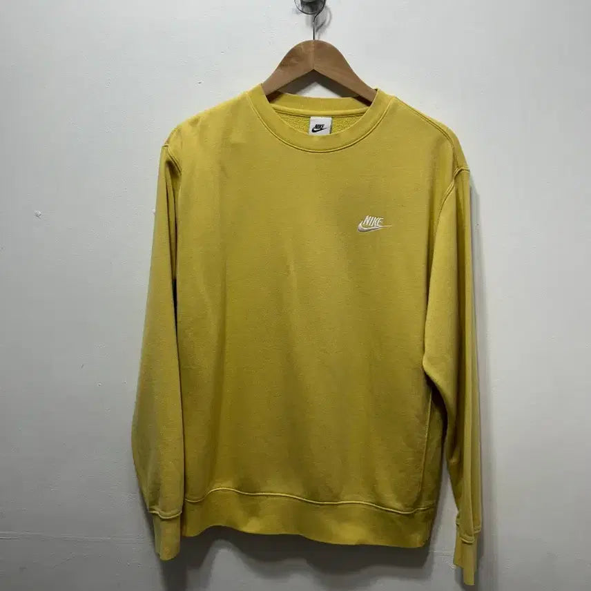 [BUNJANG] Nike Sweatshirt Yellow L (100 Size) / 나이키 맨투맨 옐로우 L 100사이즈