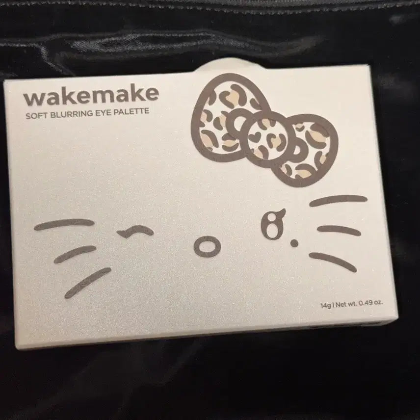 [BUNJANG] WAKEMAKE x Gally Kitty Hello Kitty 30 Classy Nude Blurring Palette (Sealed) / [미개봉] 웨이크메이크 갸루키티 헬로키티 30 클래시 누드 블러링 팔레트