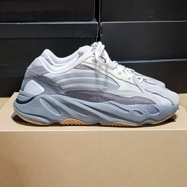 [BUNJANG] Adidas Yeezy Boost 700 'Tephra' 275 / 아디다스 275 이지부스트 700 테프라