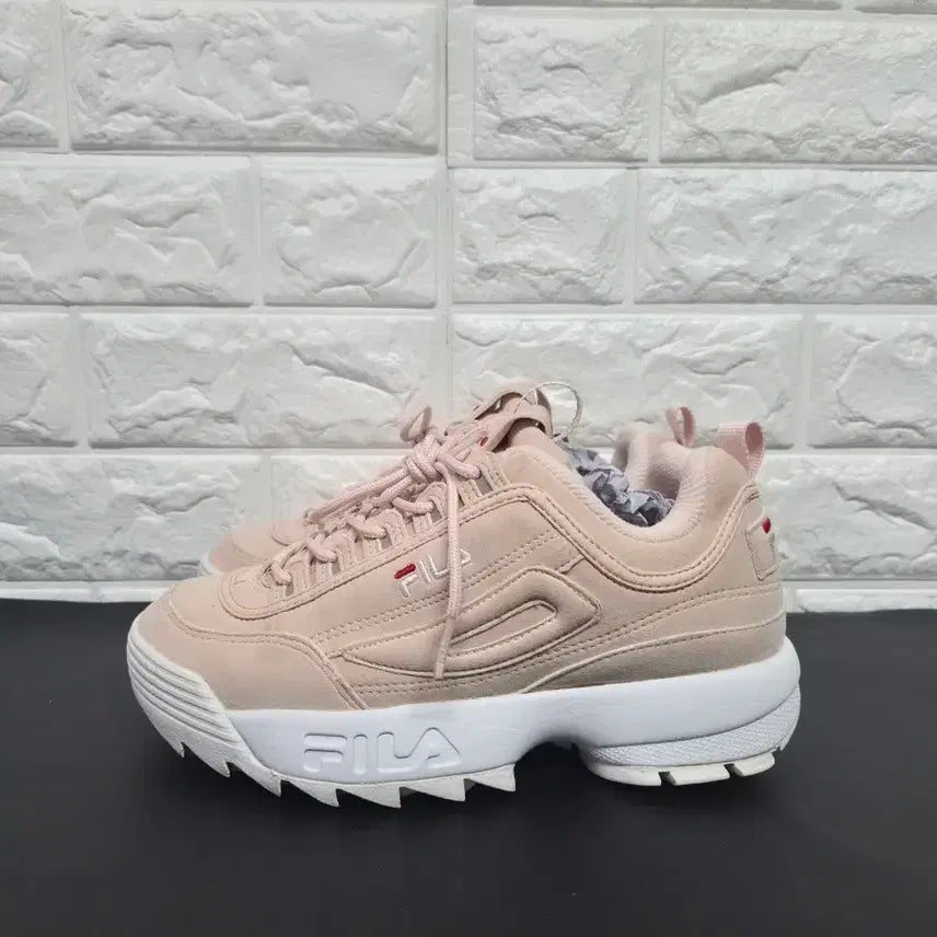 [BUNJANG] Fila Disruptor 2 Suede Sneakers (240mm) / 휠라 240mm(235~240)디스럽터 2 스웨이드 운동화(세탁완료