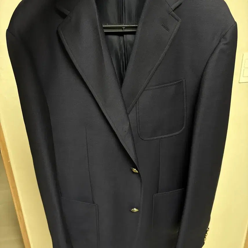 [BUNJANG] Bantzh Gold Button Blazer L / 반츠 26시즌 금장 블레이저 L사이즈 판매합니다.