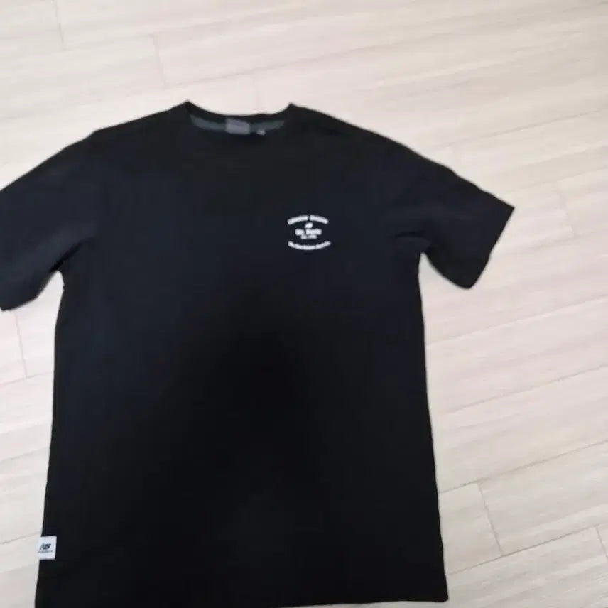 [BUNJANG] New Balance Black T-Shirt Size 95 / 뉴발란스반팔95추천