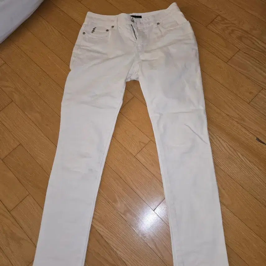 [BUNJANG] White Slim Fit Jeans / 화이트 슬림핏 청바지