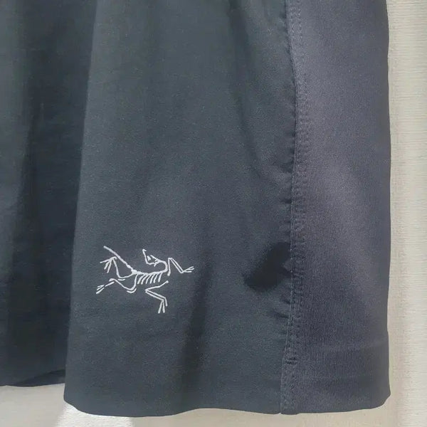 [BUNJANG] Arc'teryx Logo Mini Skirt Black (74cm) / 아크테릭스 스커트 블랙(74cm)