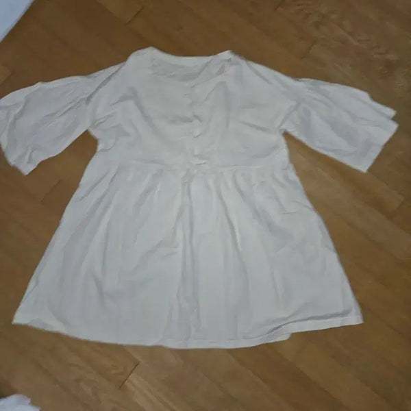 [BUNJANG] Ivory Flare Sleeve Midi Dress / 아이보리 플레어 소매 원피스