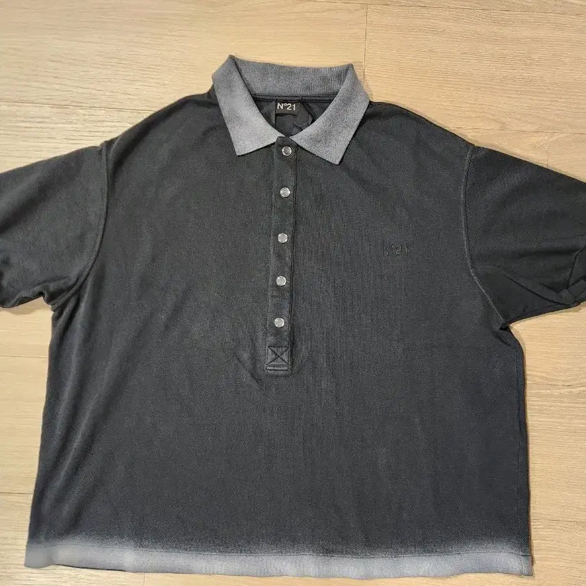 [BUNJANG] N21 Men's L Size Cropped Polo T-Shirt / N21 남성 카라티 L사이즈 크롭 가로60x세로60