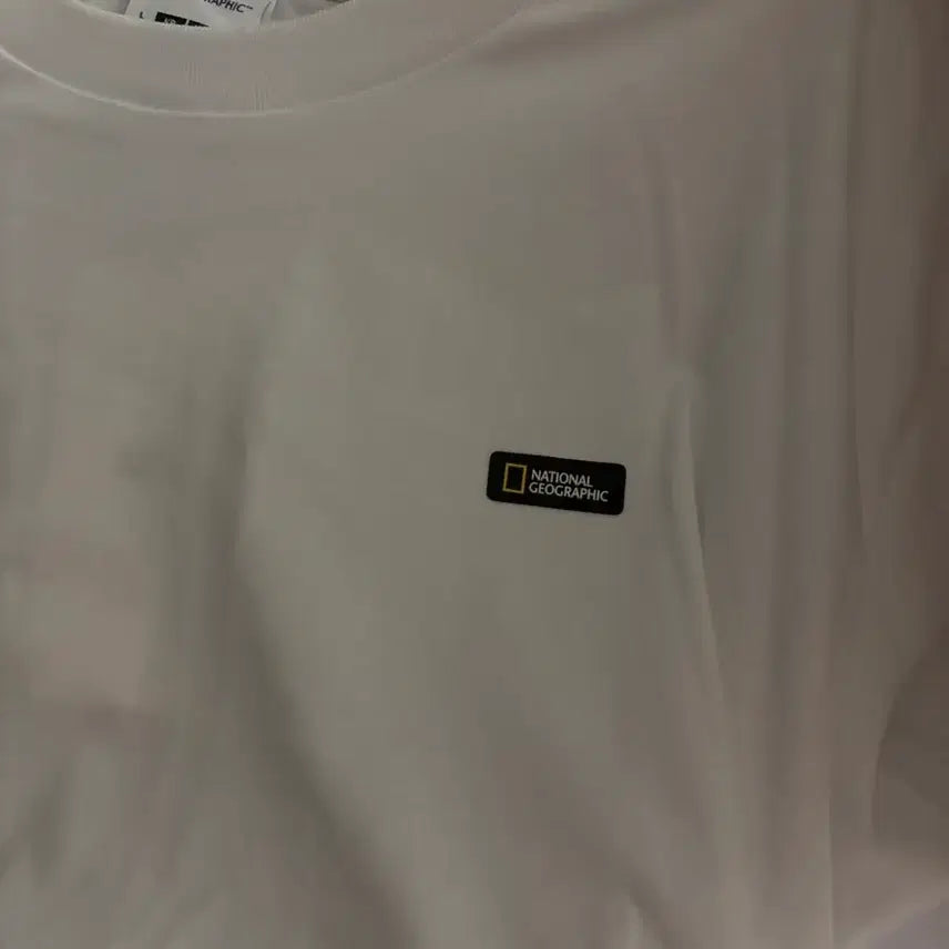 [BUNJANG] National Geographic White Short Sleeve T-Shirt (New) / 내셔널지오그래픽 반팔티 흰색(새상품)
