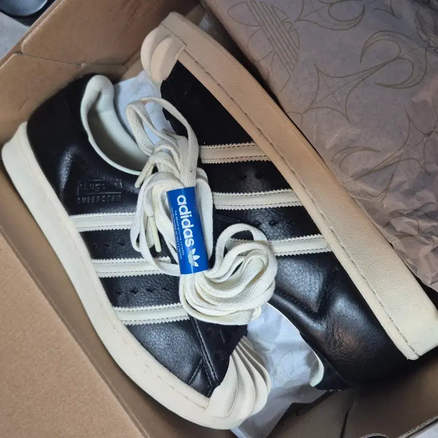 [BUNJANG] THUG CLUB x Adidas Superstar Collaboration Sneakers / 떠그클럽 아디다스 슈퍼스타
