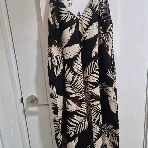[BUNJANG] Tropical Leaf Pattern Wide-Leg Pants / 뷔스티에 통바지