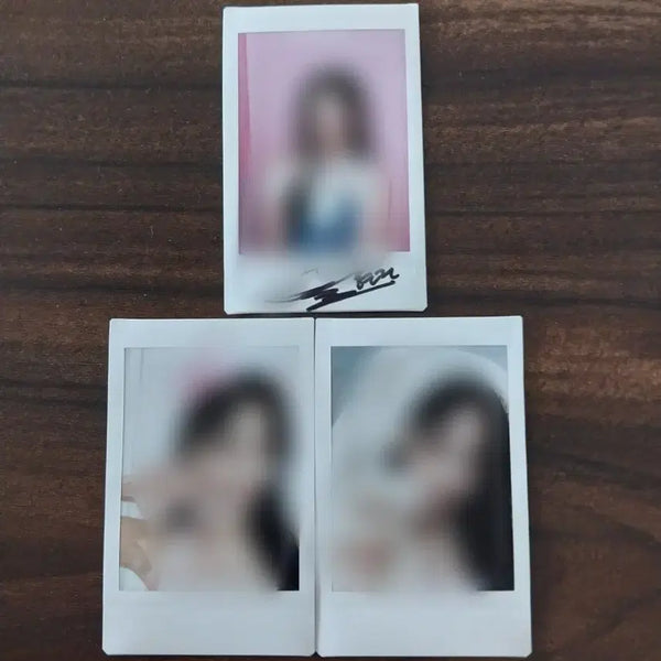 [BUNJANG] LUMINOUS Hyejin Signed Polaroid / 루셈블 현진 싸인 폴라로이드