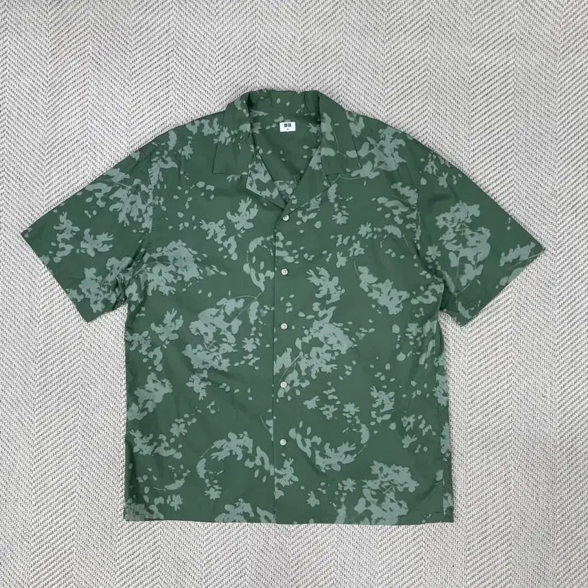 [BUNJANG] Uniqlo Pattern Open Collar Short Sleeve Shirt M / 유니클로 패턴 오픈카라 반팔 셔츠 M