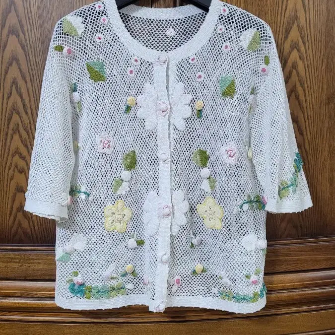 [BUNJANG] Floral Embroidered Knit Cardigan / 꽃 자수 니트 가디건