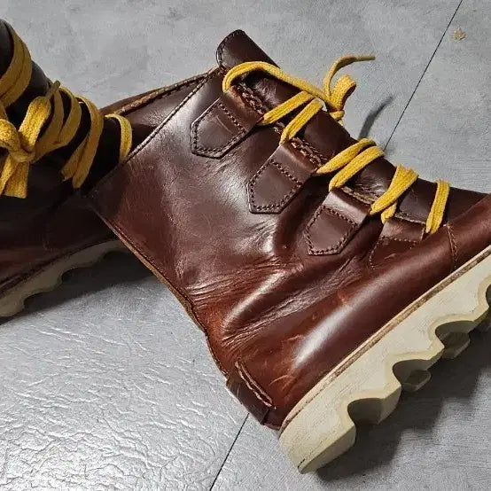 [BUNJANG] Sorel Leather Lace-Up Walker Boots / 쏘렐 가죽 레이스업 워커 부츠260