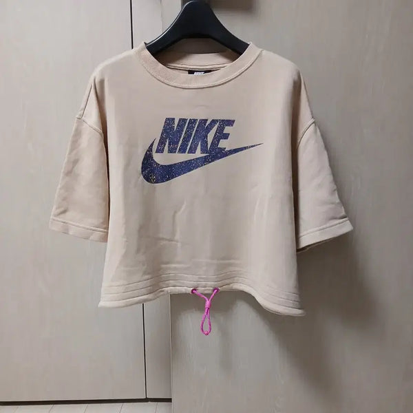 [BUNJANG] Nike Black Cropped Short Sleeve T-Shirt (Size L) / 나이키 하단 스트링 크롭 반팔 티셔츠 L