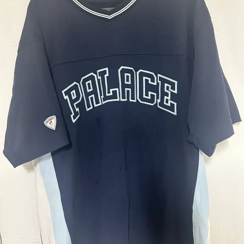 [BUNJANG] Palace Panel V-Neck Jersey Navy 23FW / 팔라스 패널 브이넥 저지 네이비 - 23FW