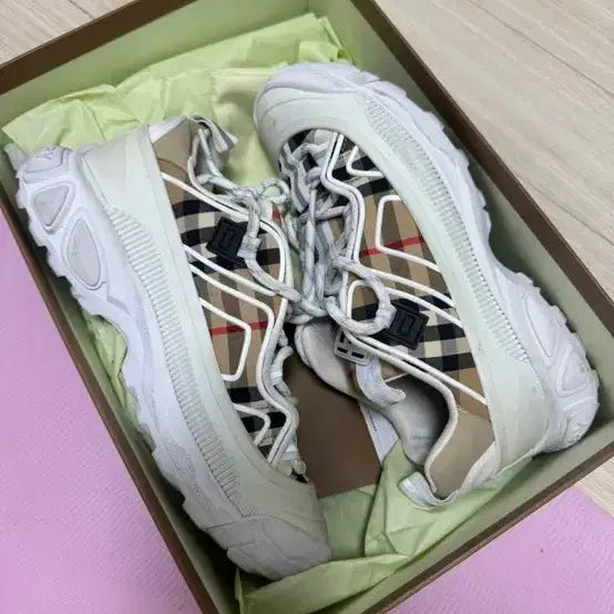 [BUNJANG] Burberry Check Sneakers Size 35 / 버버리스니커즈 35사이즈 (잠실롯백 구매)