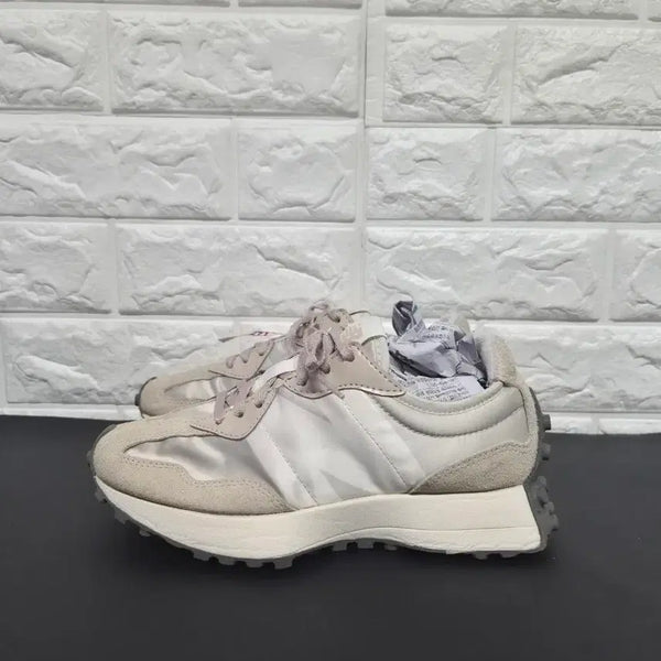 [BUNJANG] New Balance 327 Sneakers (240mm) / 뉴발란스 개리 240mm(235~240) 327 운동화(세탁완료)