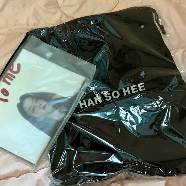 [BUNJANG] Han So Hee Fan Meeting Gift String Backpack & Photo Slogan / 한소희 팬미팅 기프트 판매합니다