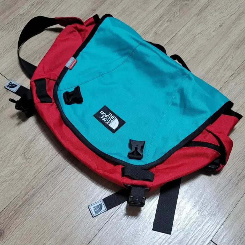 [BUNJANG] The North Face Riding Messenger Bag Red/Mint / 노스페이스 라이딩 메신저백 레드/민트