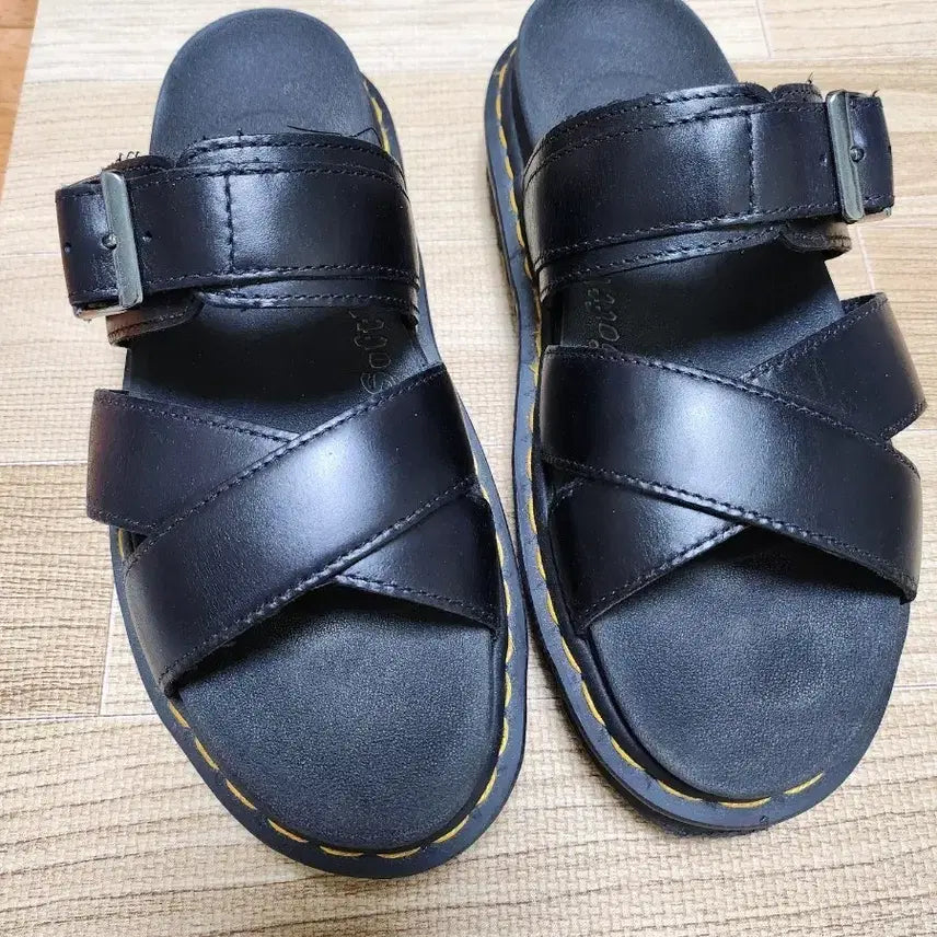 [BUNJANG] Dr. Martens Gladiator Sandals Black / 닥터마틴 글래디에이터 샌들 블랙 245