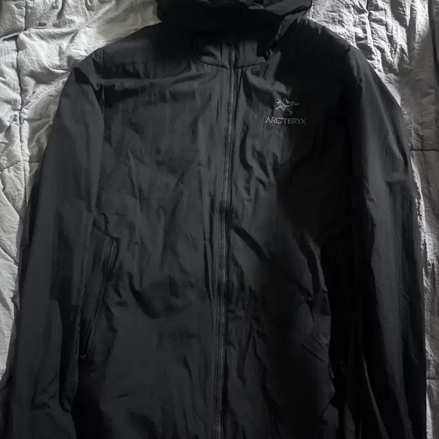[BUNJANG] Arc'teryx Atom SL Hoodie Black Embroidered Version L / [L]아크테릭스 아톰 SL 후디 블랙 자수버전