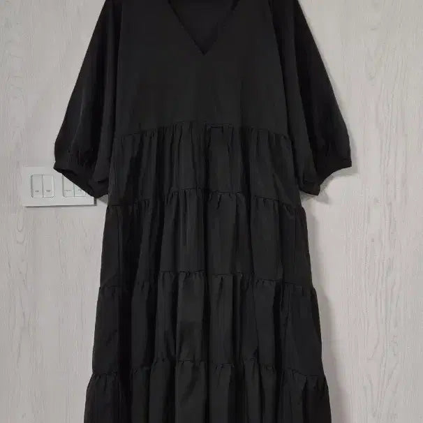 [BUNJANG] ZARA Tiered Dress - Black, Size L / ZARA 원피스