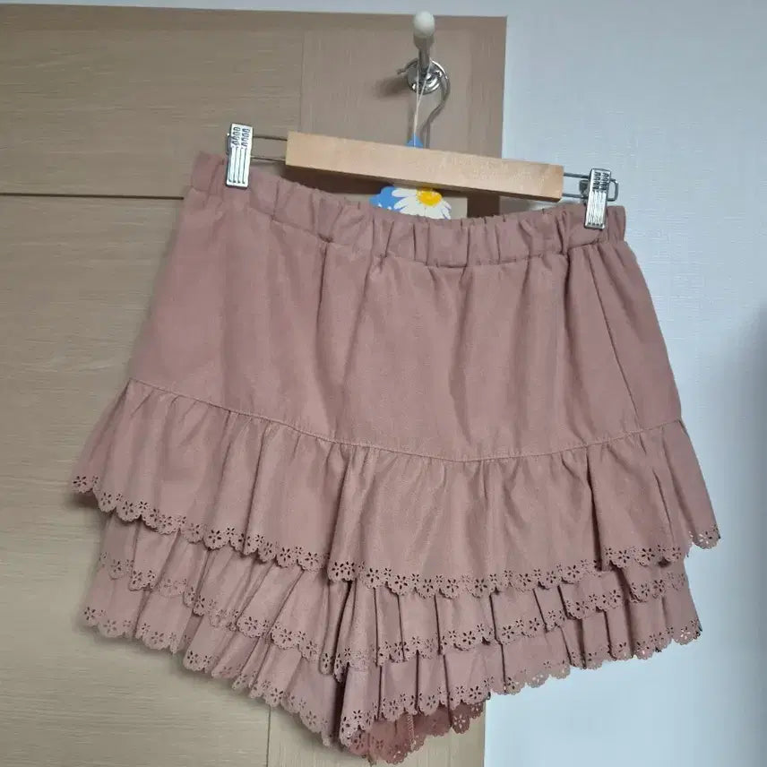 [BUNJANG] Women's Pink Tiered Lace Short Shorts / 여성 핑크색 캉캉 레이스 숏팬츠