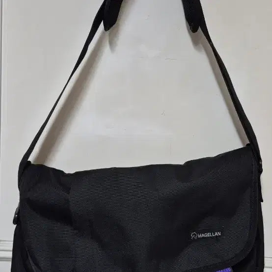 [BUNJANG] MAGELLAN Black Messenger Bag / MAGELLAN 블랙 메신저백