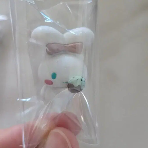 [BUNJANG] Cinnamoroll & Kitty Gacha Figures Bundle Set / 시나모롤, 키티 가챠피규어 일괄