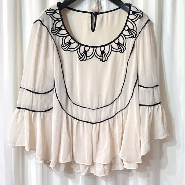 [BUNJANG] Ivory Color Block Silk Embroidered Blouse / 아이보리 배색 실크 자수 블라우스 거의새것 44-55반