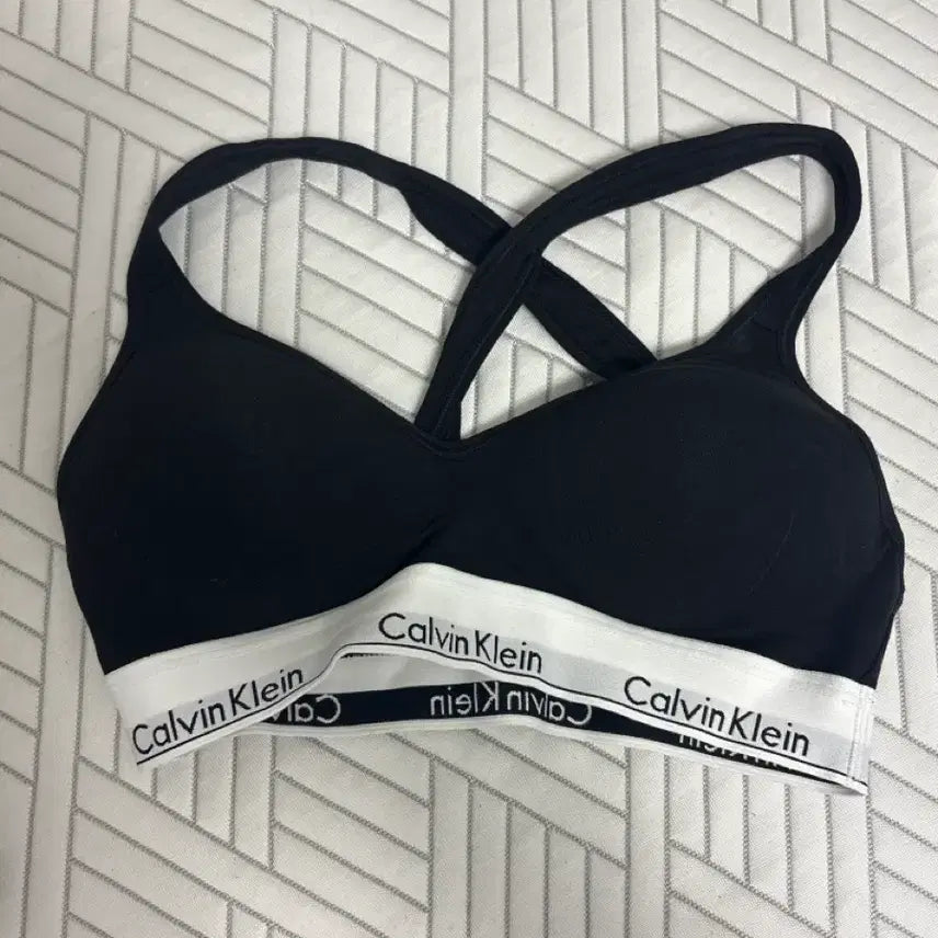 [BUNJANG] Calvin Klein Bra (M Size) - Black, Grey / 캘빈클라인 브라 M사이즈 판매(블랙,그레이)