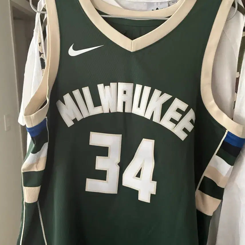 [BUNJANG] Nike Milwaukee Bucks Jersey #34 / 나이키 밀워키 바커스 농구 유니폼 34번